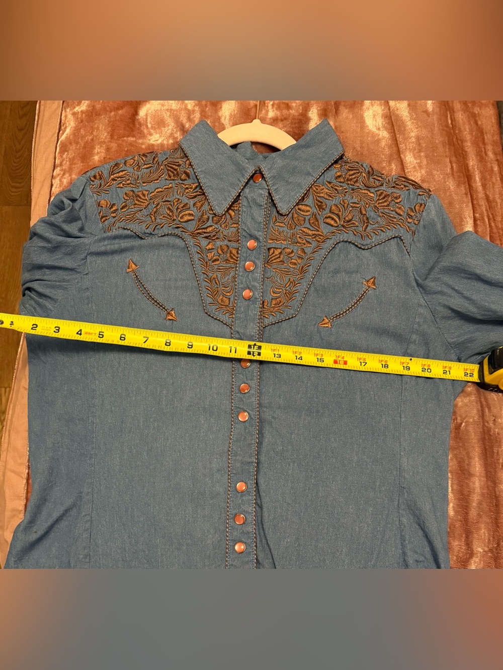 Scully Embroidered Western Denim Shirt in Light Blue. Women’s L. New. - Picture 8 of 11